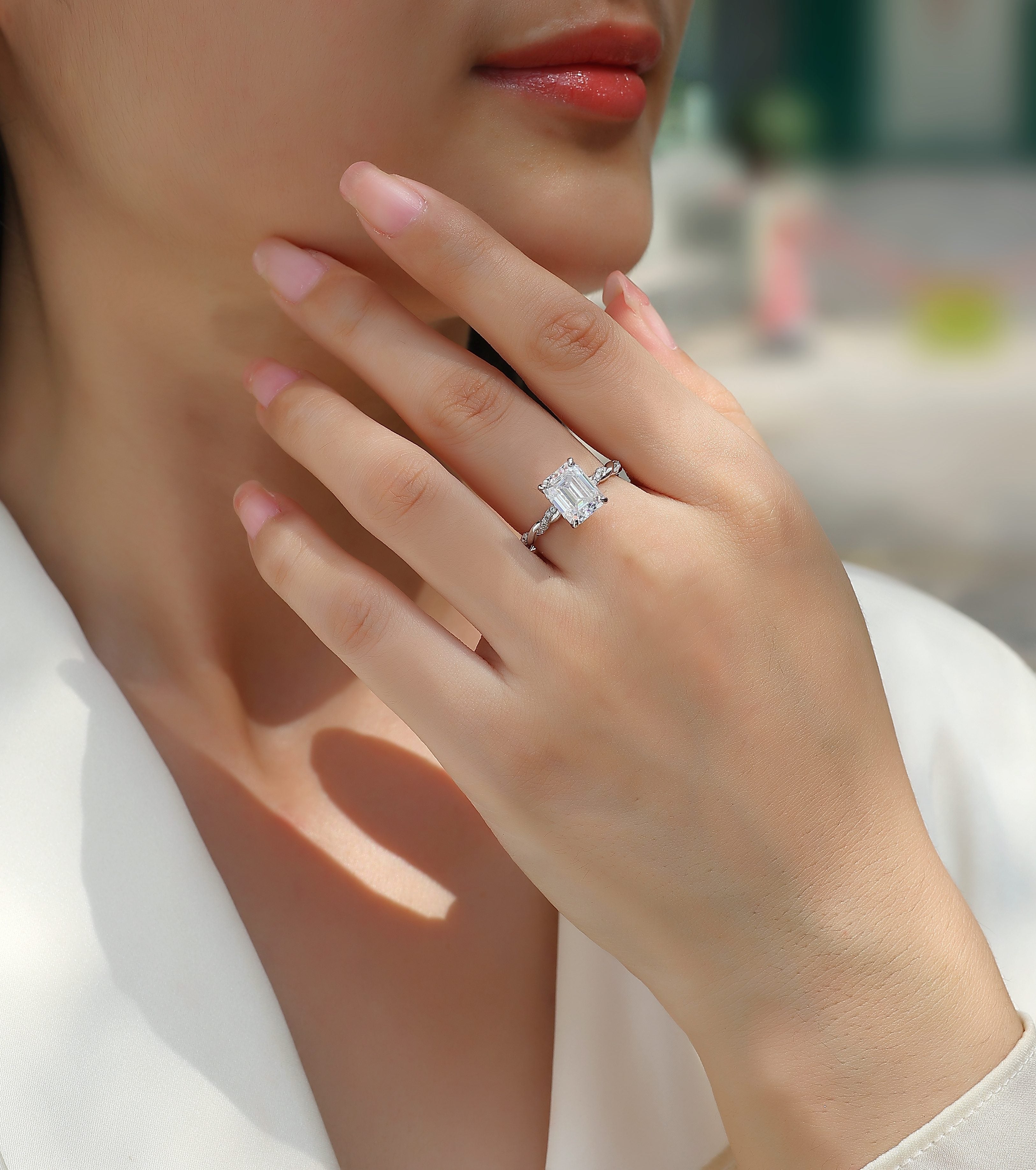 Chasing Light - A Fashionable Diamond Jewelry Piece Set With Moissanite S925 Sterling Silver And Platinum-plated Diamond Ring