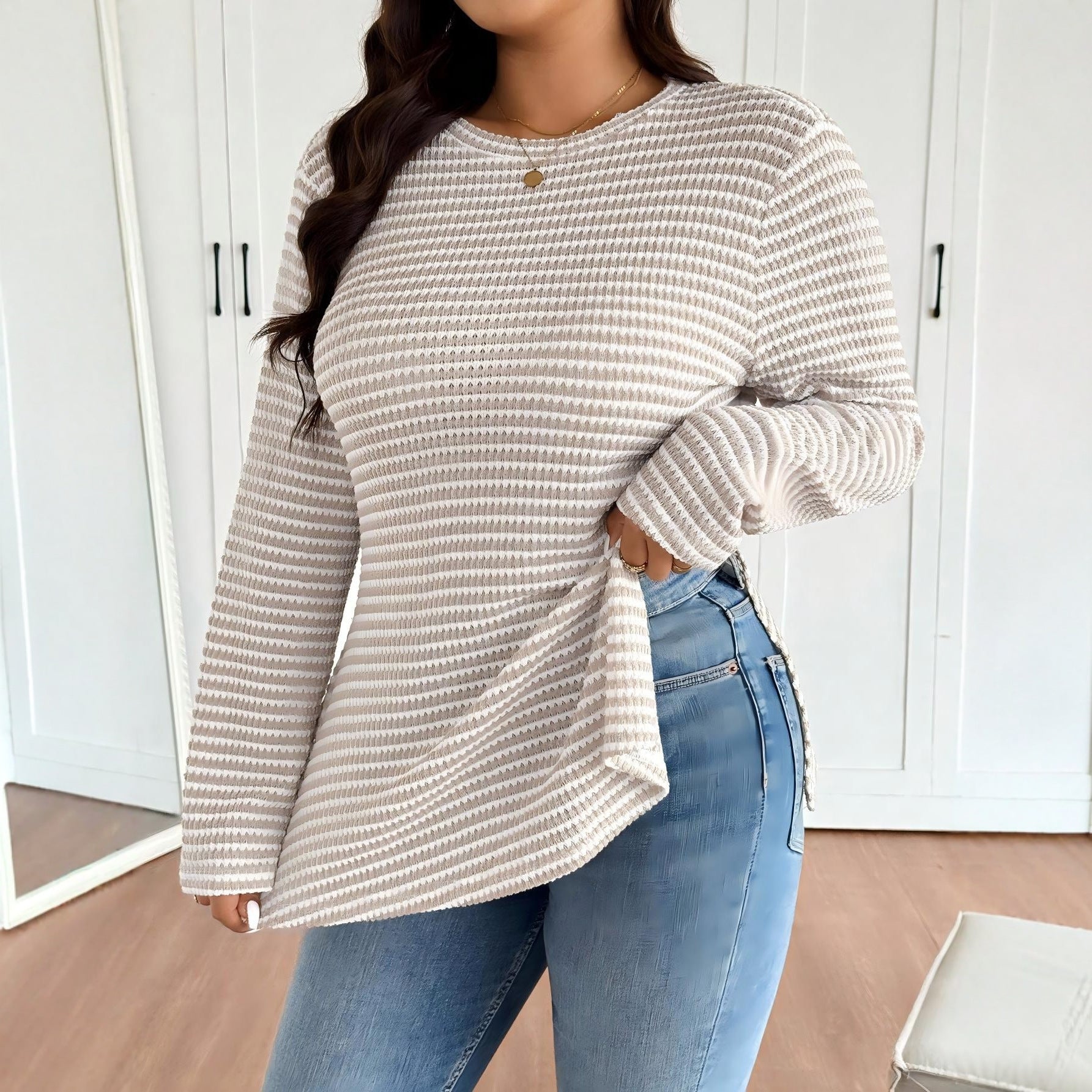 Round Neck Solid Color Long Sleeve Pullover